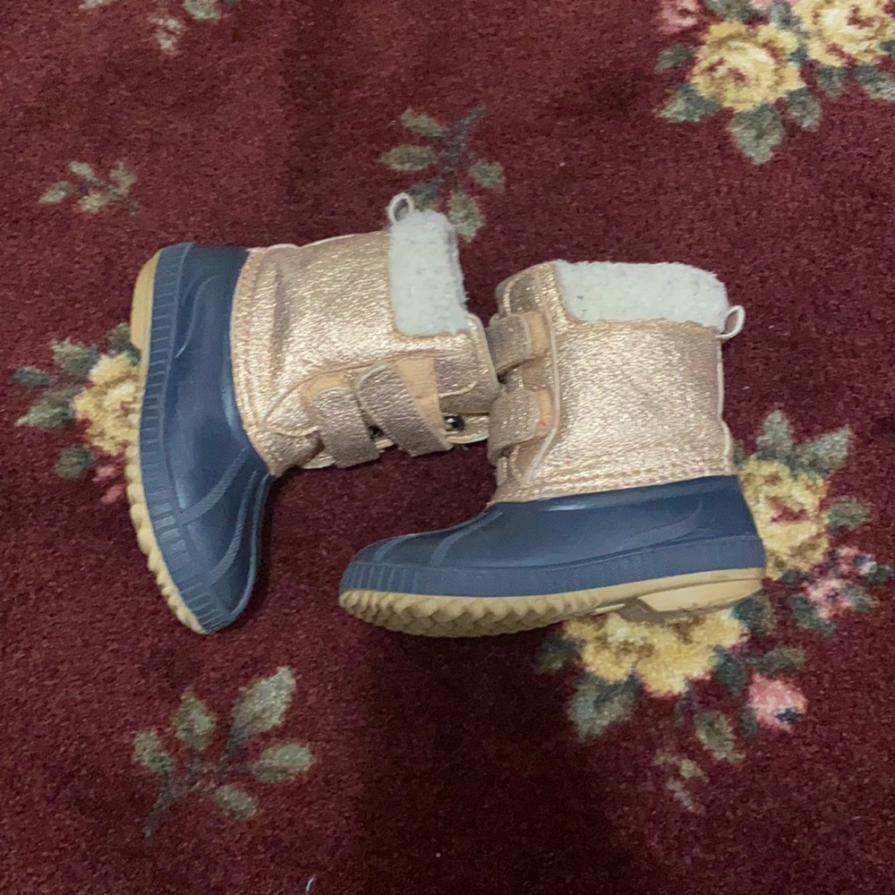 Gap toddler snow boots